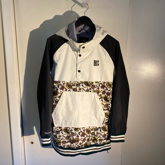 Burton Jackets & Blazers - Burton Black and White Ski Jacket with Modern Color Blocking